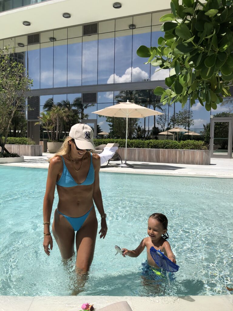 blue lspace bikini, blue triangle bikini, turquoise bikini, mommy blogger, pool style, pool day fashion