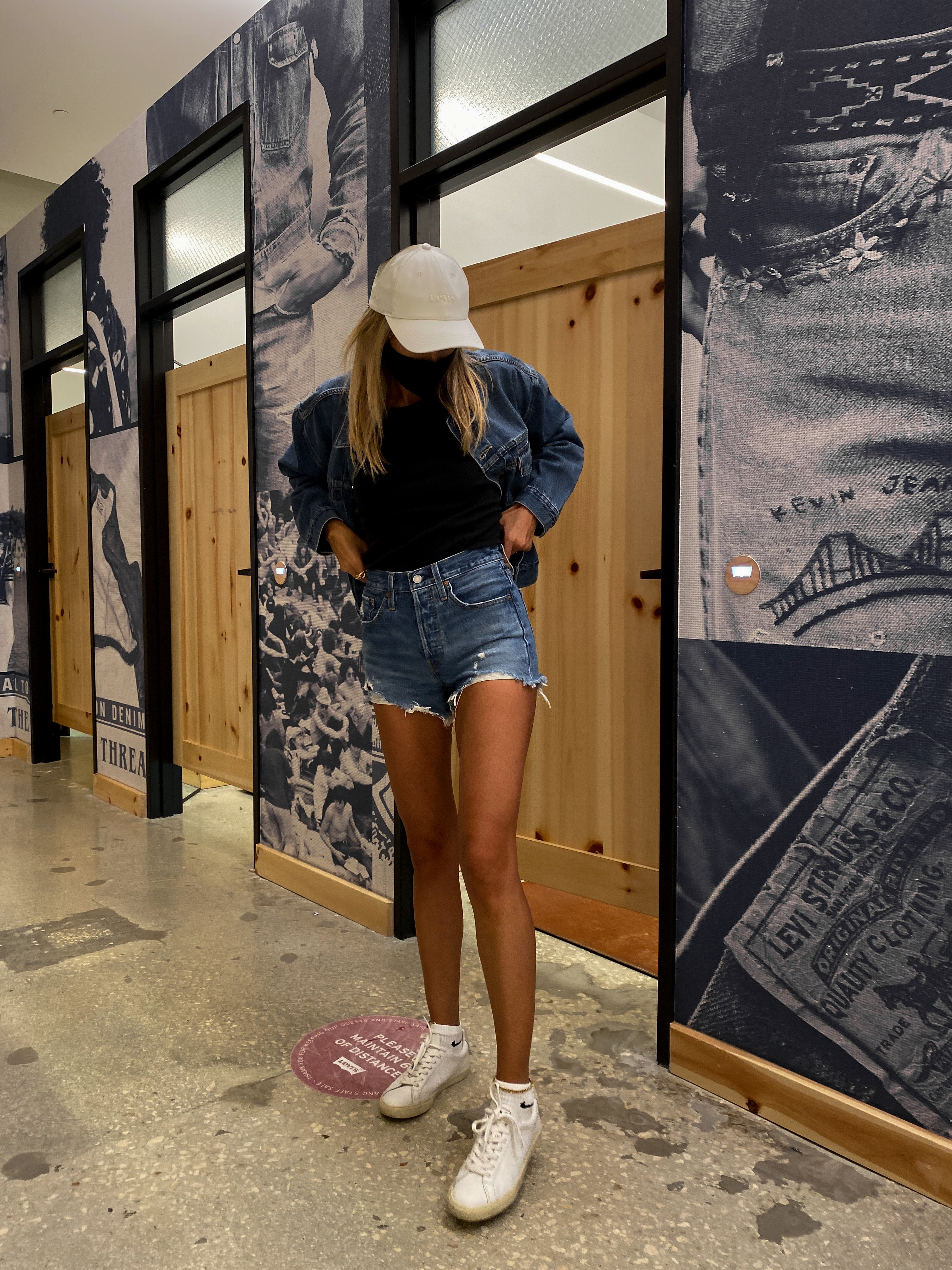 Levi's 501 denim shorts, Levi's denim jacket, Levi's baseball cap, Levi's hat, Veja sneakers, levi's tshirt